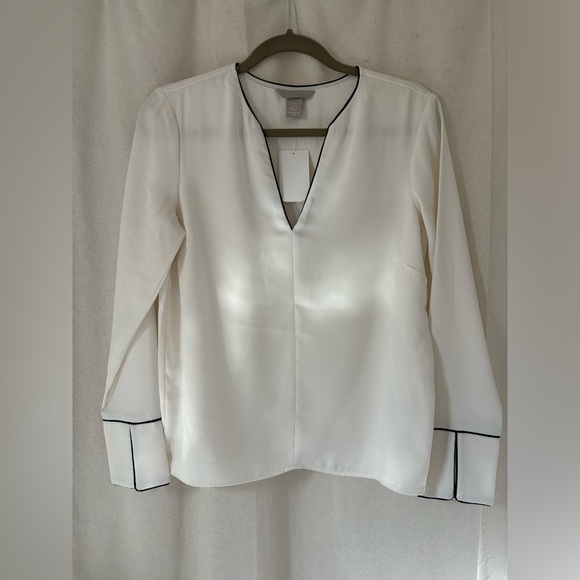 H&M women’s NWT - Size 4 white ivory w/black trim v-neck top blouse lined tunic - Picture 1 of 10